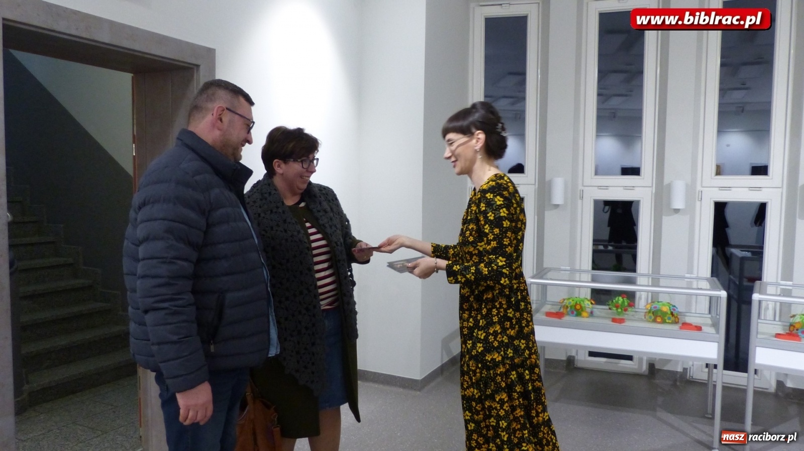 Zdjęcie w galerii na portalu naszraciborz.pl: PREFABRYKATY Katarzyny Rybińskiej – wieczór poezji w bibliotece wiadomości z regionu