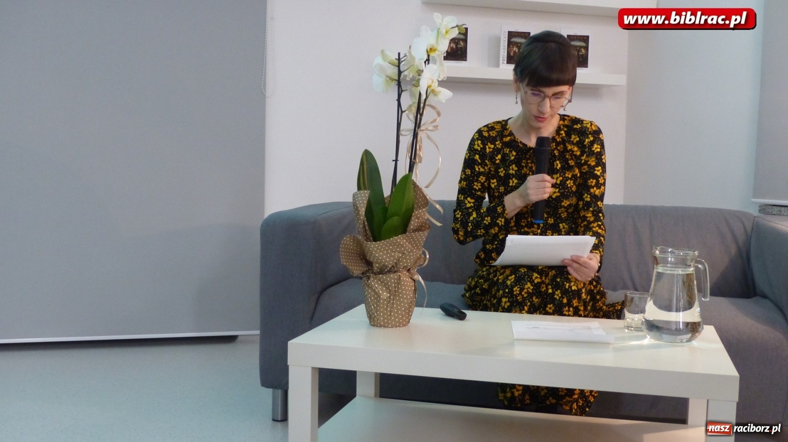 Zdjęcie w galerii na portalu naszraciborz.pl: PREFABRYKATY Katarzyny Rybińskiej – wieczór poezji w bibliotece wiadomości z regionu