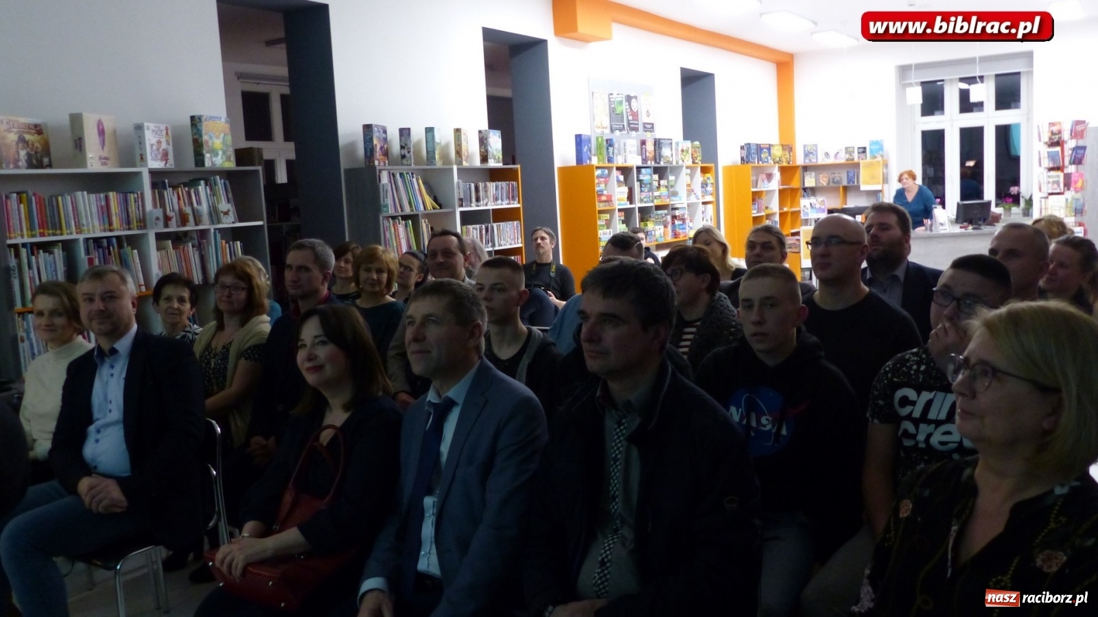 Zdjęcie w galerii na portalu naszraciborz.pl: PREFABRYKATY Katarzyny Rybińskiej – wieczór poezji w bibliotece wiadomości z regionu