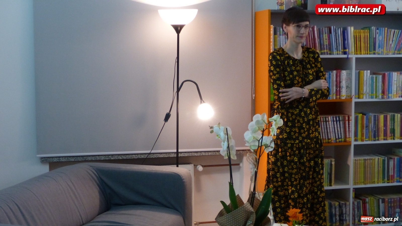 Zdjęcie w galerii na portalu naszraciborz.pl: PREFABRYKATY Katarzyny Rybińskiej – wieczór poezji w bibliotece wiadomości z regionu