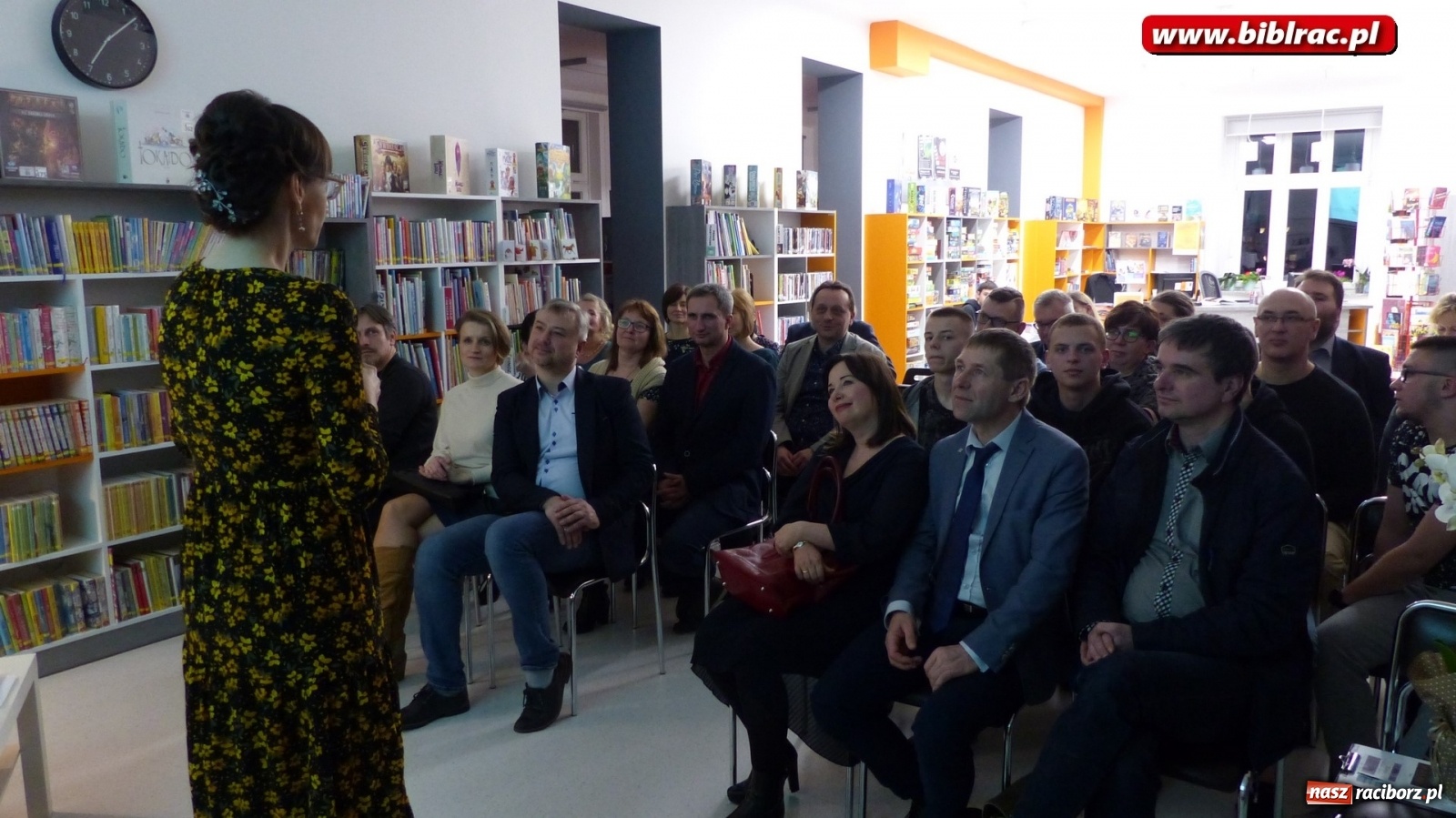 Zdjęcie w galerii na portalu naszraciborz.pl: PREFABRYKATY Katarzyny Rybińskiej – wieczór poezji w bibliotece wiadomości z regionu