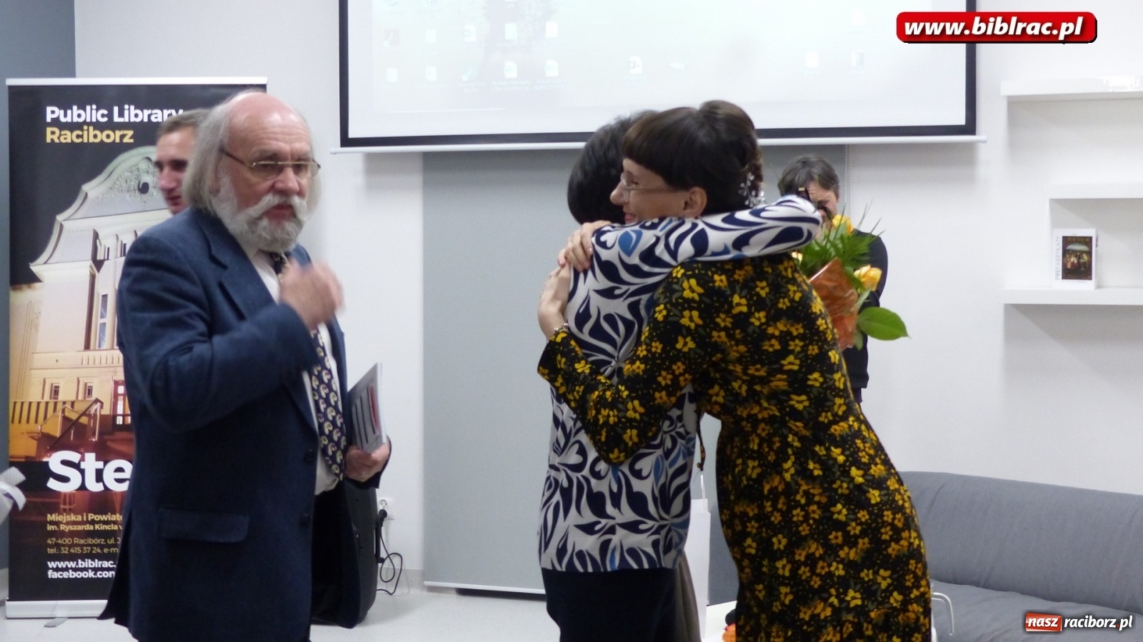 Zdjęcie w galerii na portalu naszraciborz.pl: PREFABRYKATY Katarzyny Rybińskiej – wieczór poezji w bibliotece wiadomości z regionu