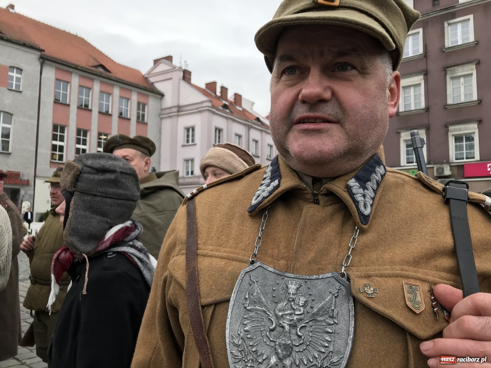Zdjęcie w galerii na portalu naszraciborz.pl: Strzały na Rynku. Pokazano odbicie polskich więźniów z rąk Urzędu Bezpieczeństwa [WIDEO] wiadomości z regionu