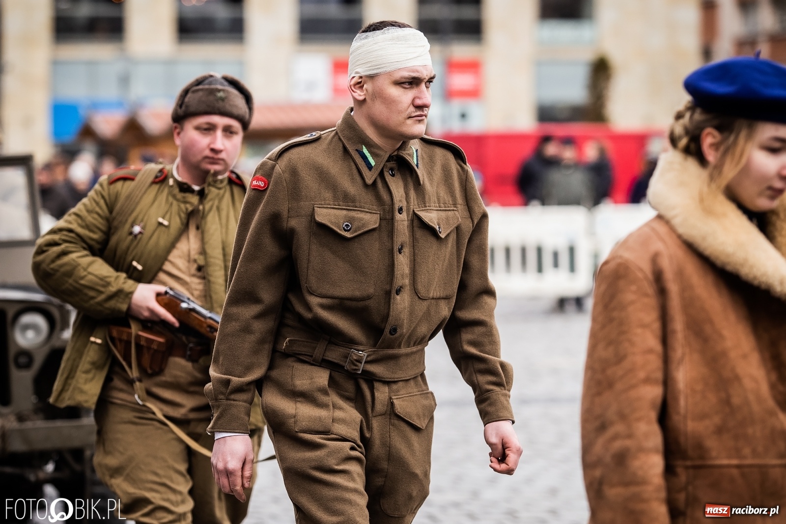 Zdjęcie w galerii na portalu naszraciborz.pl: Strzały na Rynku. Pokazano odbicie polskich więźniów z rąk Urzędu Bezpieczeństwa [WIDEO] wiadomości z regionu