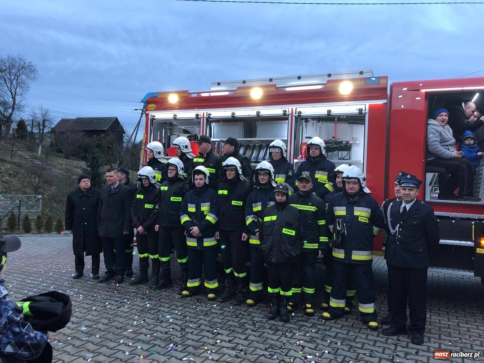 Zdjęcie w galerii na portalu naszraciborz.pl: OSP Strzybnik powitała nowego kamaza  wiadomości z regionu