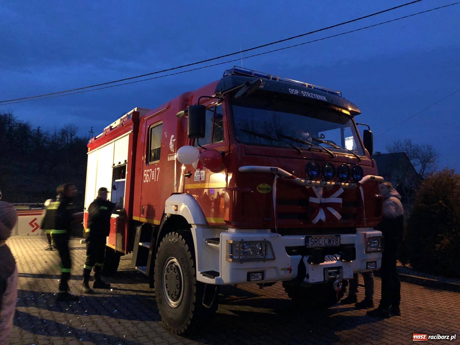 Zdjęcie w galerii na portalu naszraciborz.pl: OSP Strzybnik powitała nowego kamaza  wiadomości z regionu