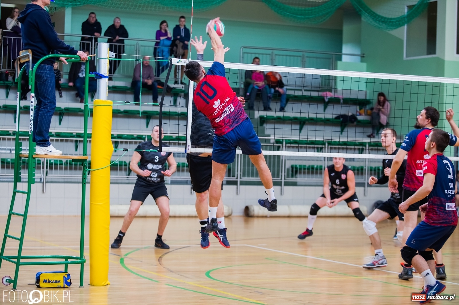Zdjęcie w galerii na portalu naszraciborz.pl: Niedziela w RLPS. Faworyci ze zwycięstwami [FOTO] wiadomości z regionu