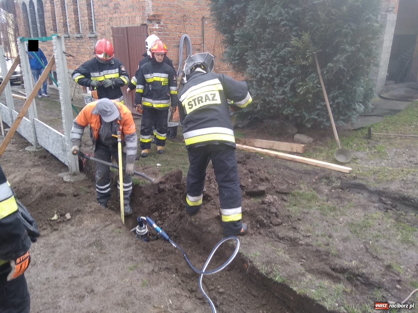 Zdjęcie w galerii na portalu naszraciborz.pl: Uszkodzony gazociąg w Krzyżanowicach [FOTO] wiadomości z regionu