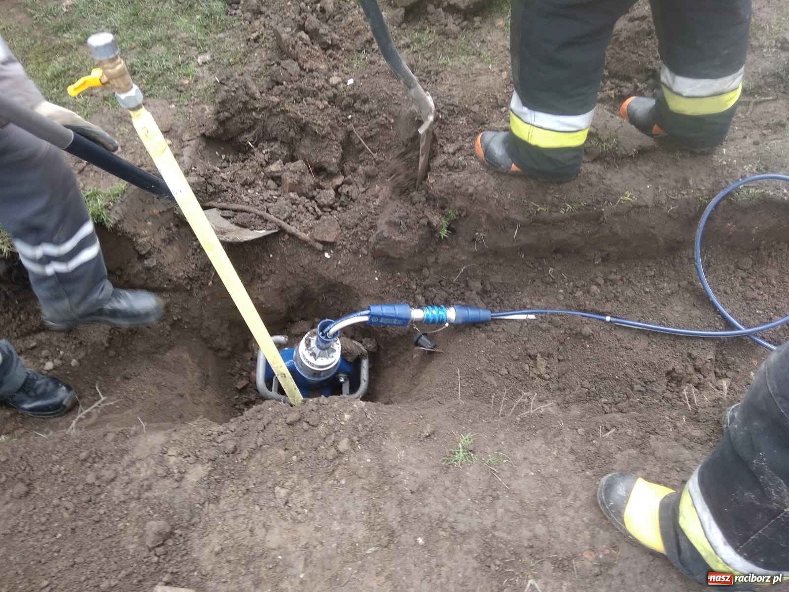 Zdjęcie w galerii na portalu naszraciborz.pl: Uszkodzony gazociąg w Krzyżanowicach [FOTO] wiadomości z regionu