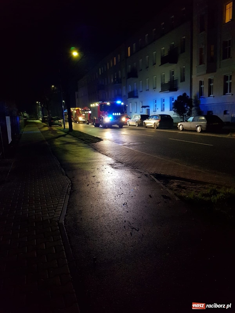 Zdjęcie w galerii na portalu naszraciborz.pl: Zapach spalenizny postawił strażaków na nogi [FOTO] wiadomości z regionu