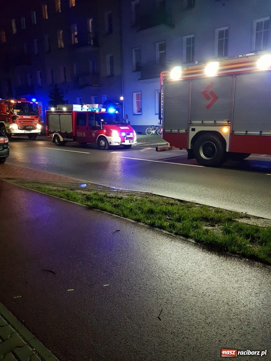 Zdjęcie w galerii na portalu naszraciborz.pl: Zapach spalenizny postawił strażaków na nogi [FOTO] wiadomości z regionu