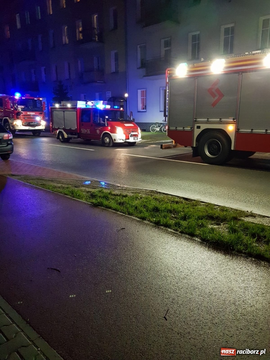 Zdjęcie w galerii na portalu naszraciborz.pl: Zapach spalenizny postawił strażaków na nogi [FOTO] wiadomości z regionu