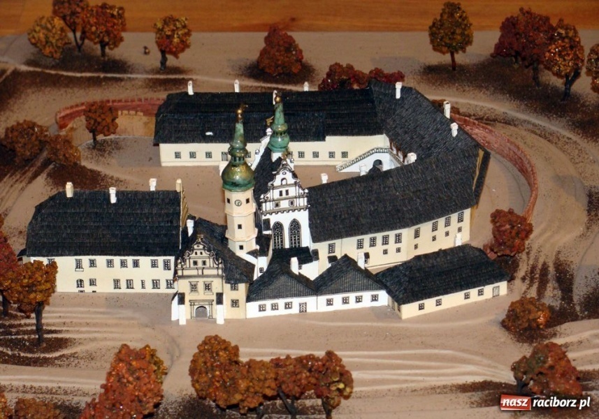 Zdjęcie w galerii na portalu naszraciborz.pl: Wojewoda chce podarować, a starosta... wiadomości z regionu