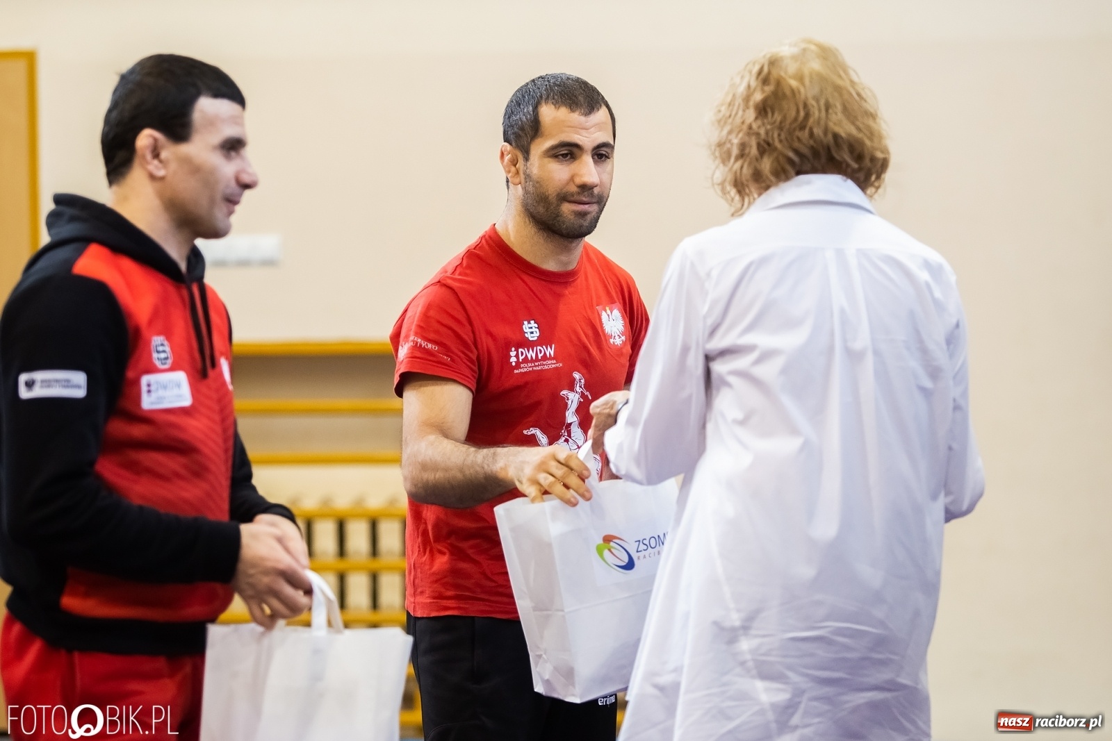 Zdjęcie w galerii na portalu naszraciborz.pl: Wicemistrz Europy w zapasach odwiedził uczniów ZSOMS [FOTO i WIDEO] wiadomości z regionu