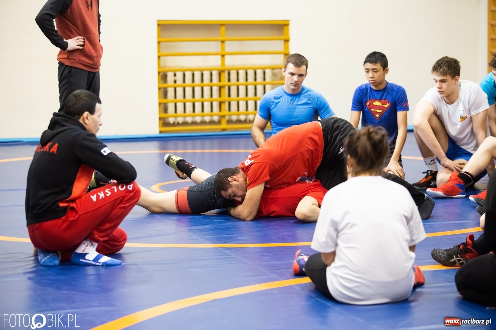 Zdjęcie w galerii na portalu naszraciborz.pl: Wicemistrz Europy w zapasach odwiedził uczniów ZSOMS [FOTO i WIDEO] wiadomości z regionu