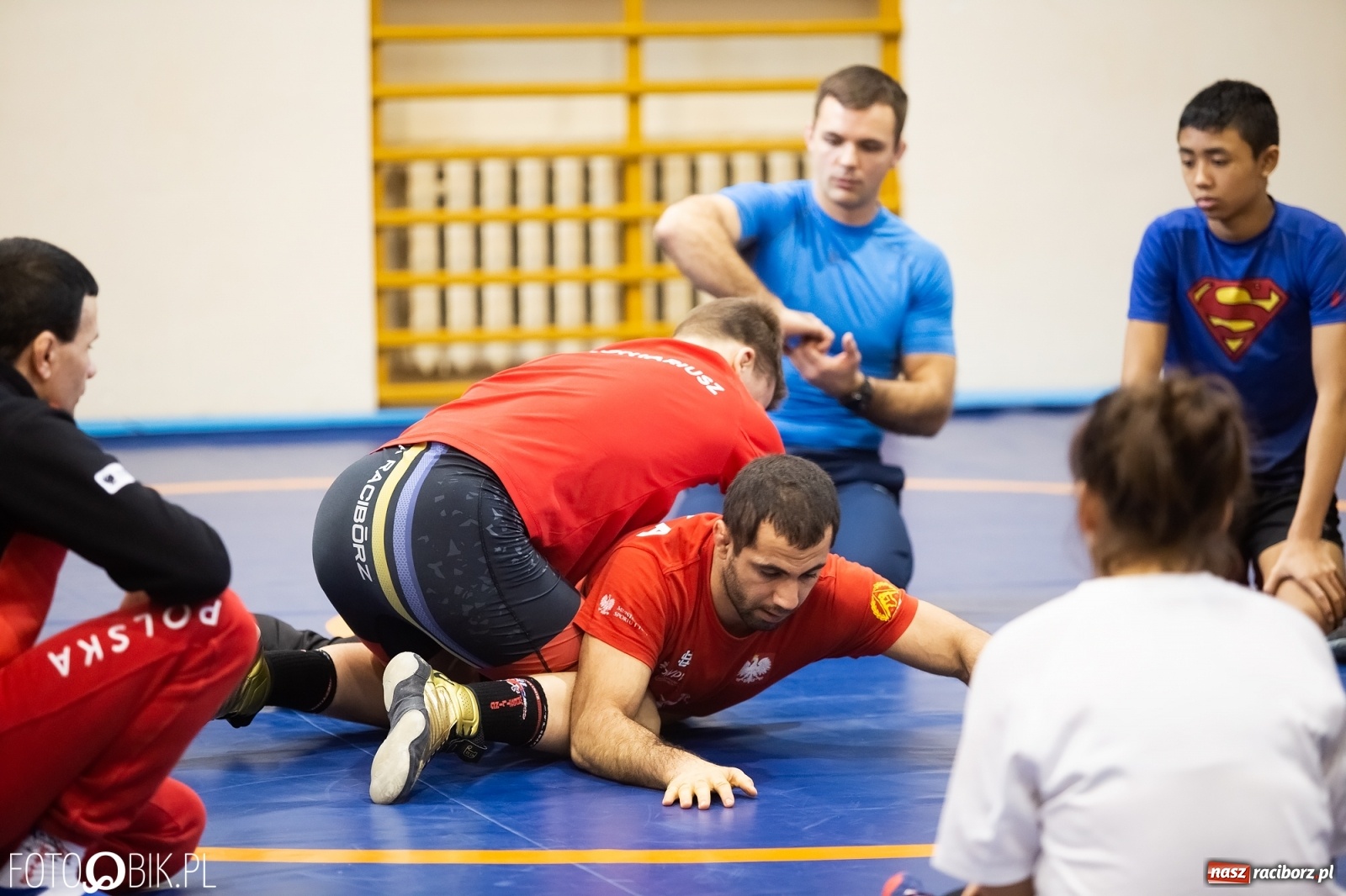 Zdjęcie w galerii na portalu naszraciborz.pl: Wicemistrz Europy w zapasach odwiedził uczniów ZSOMS [FOTO i WIDEO] wiadomości z regionu