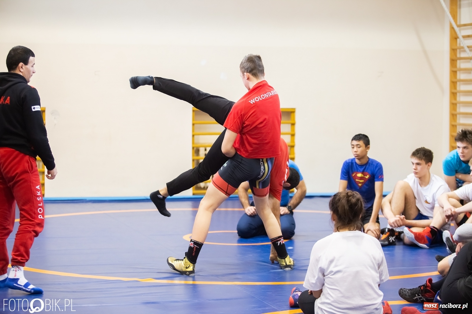 Zdjęcie w galerii na portalu naszraciborz.pl: Wicemistrz Europy w zapasach odwiedził uczniów ZSOMS [FOTO i WIDEO] wiadomości z regionu