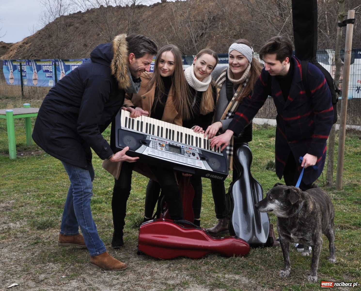 Zdjęcie w galerii na portalu naszraciborz.pl: Raciborscy artyści dla raciborskiego schroniska wiadomości z regionu