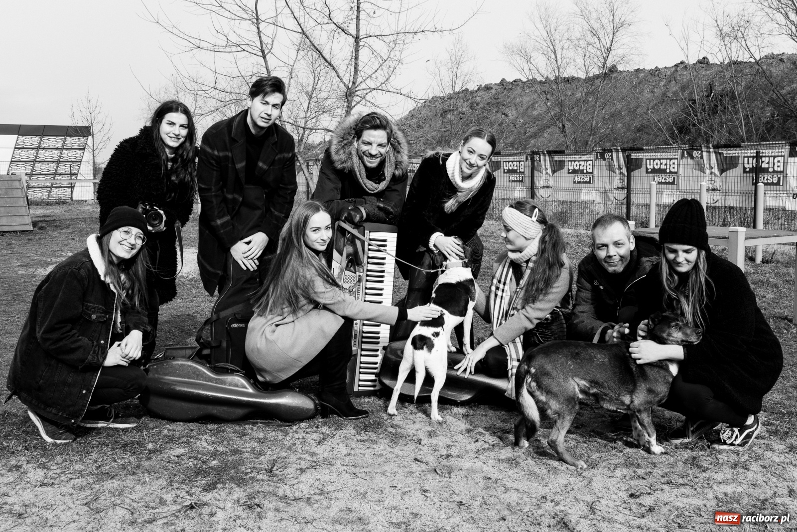 Zdjęcie w galerii na portalu naszraciborz.pl: Raciborscy artyści dla raciborskiego schroniska wiadomości z regionu