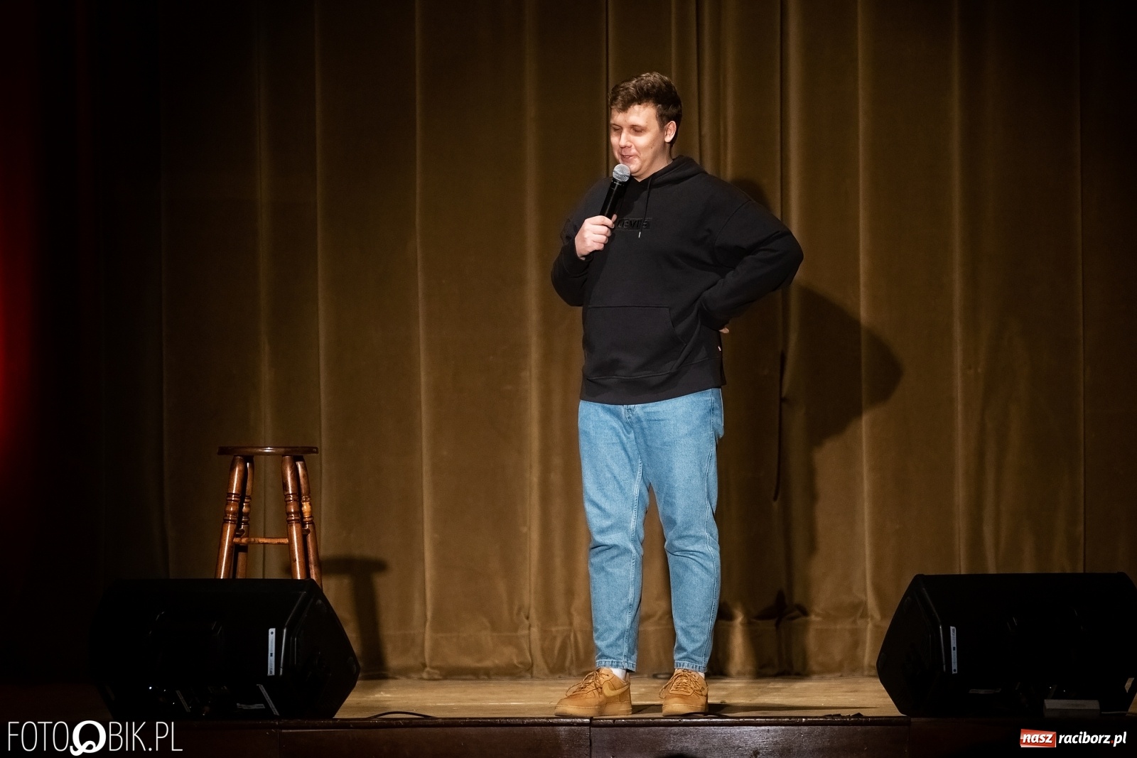 Zdjęcie w galerii na portalu naszraciborz.pl: Stand-uper Abelard Giza wystąpił w RCK wiadomości z regionu