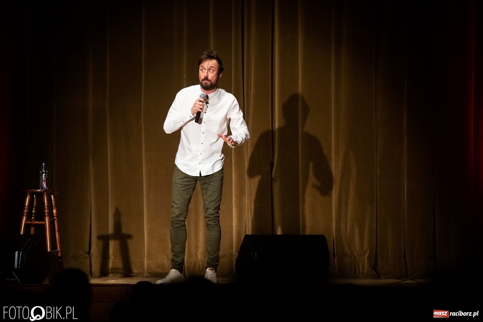 Zdjęcie w galerii na portalu naszraciborz.pl: Stand-uper Abelard Giza wystąpił w RCK wiadomości z regionu