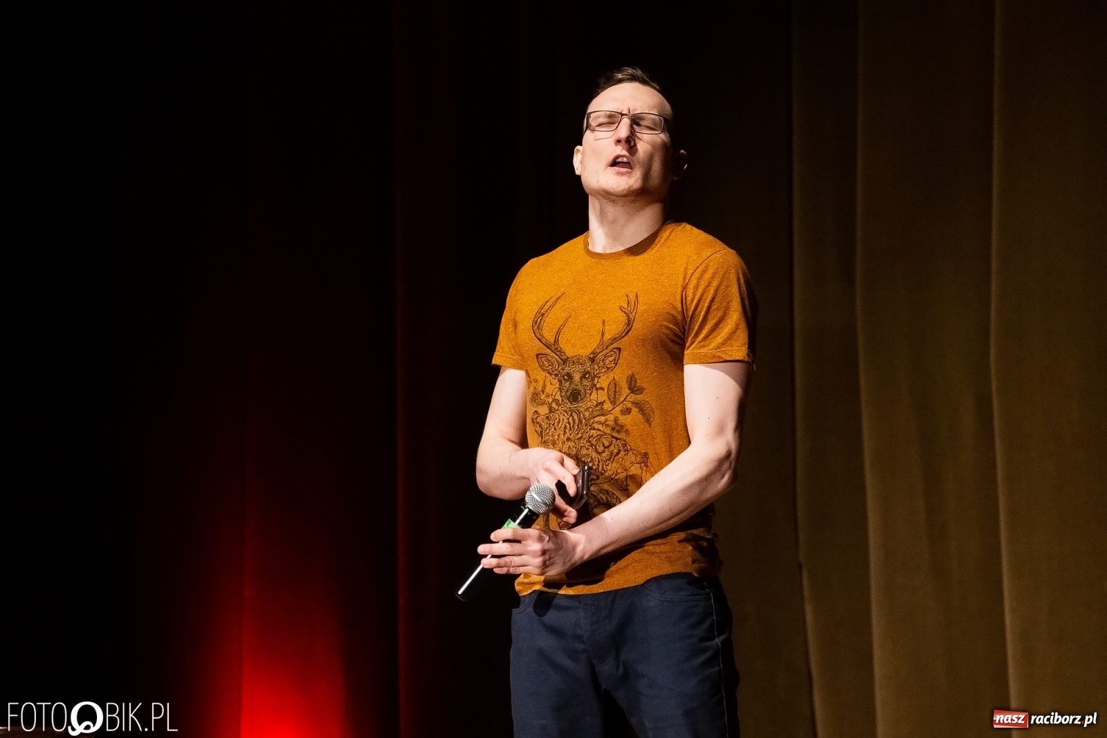 Zdjęcie w galerii na portalu naszraciborz.pl: Stand-uper Abelard Giza wystąpił w RCK wiadomości z regionu