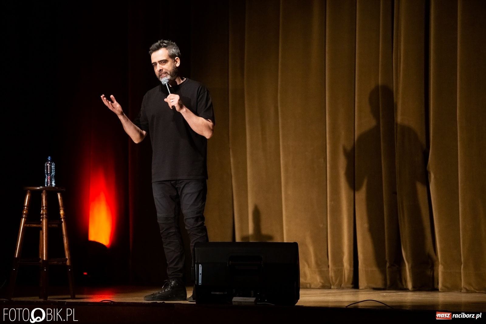 Zdjęcie w galerii na portalu naszraciborz.pl: Stand-uper Abelard Giza wystąpił w RCK wiadomości z regionu