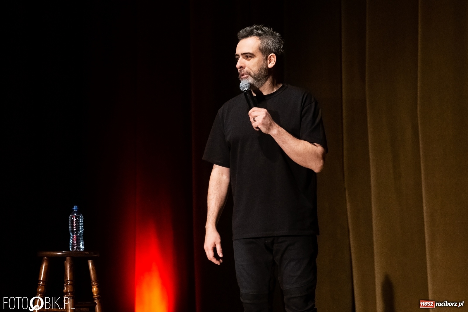 Zdjęcie w galerii na portalu naszraciborz.pl: Stand-uper Abelard Giza wystąpił w RCK wiadomości z regionu