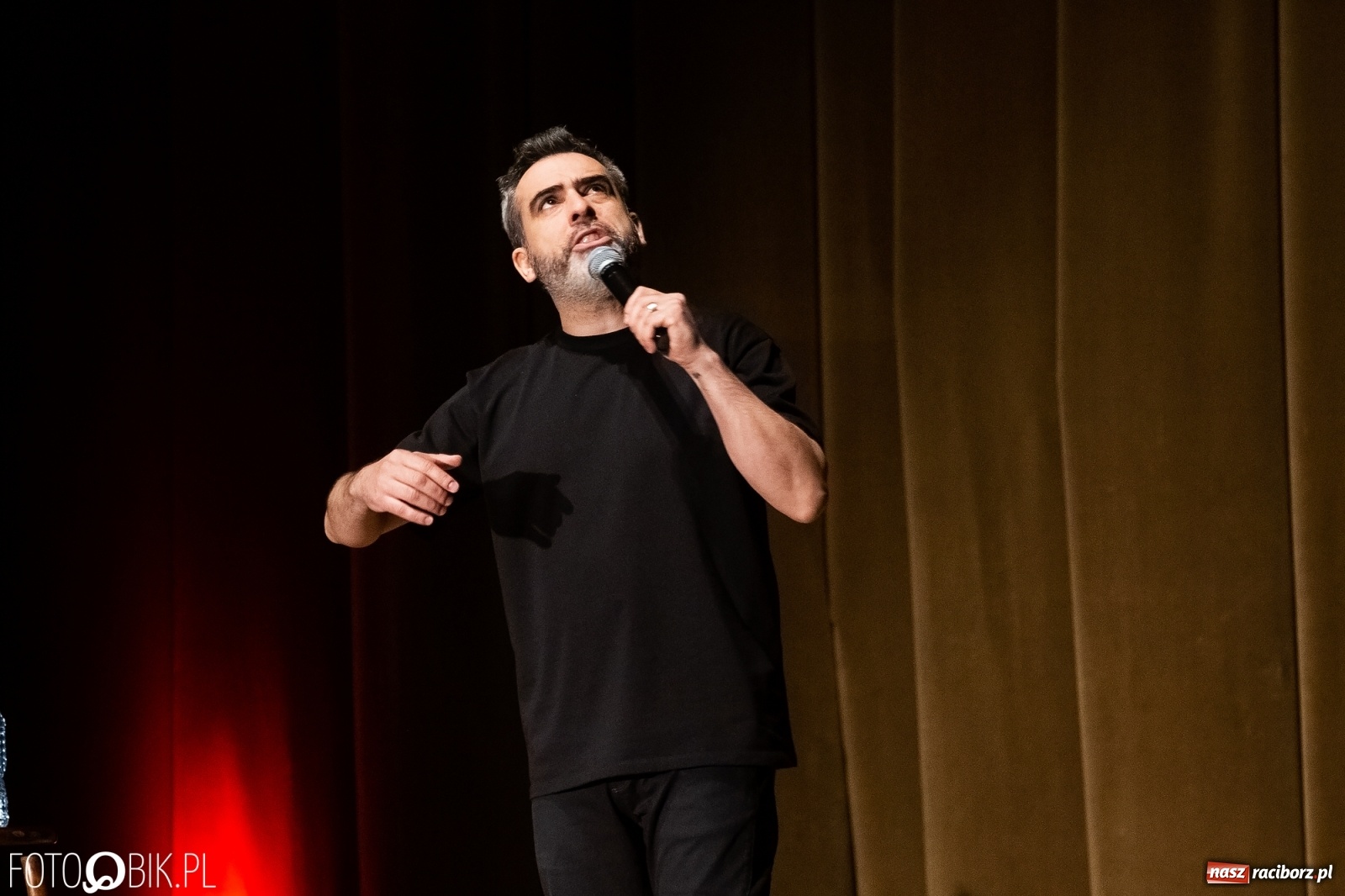 Zdjęcie w galerii na portalu naszraciborz.pl: Stand-uper Abelard Giza wystąpił w RCK wiadomości z regionu