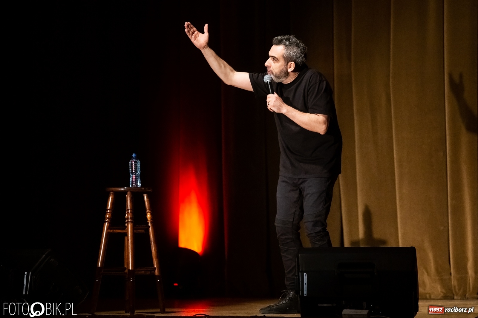 Zdjęcie w galerii na portalu naszraciborz.pl: Stand-uper Abelard Giza wystąpił w RCK wiadomości z regionu