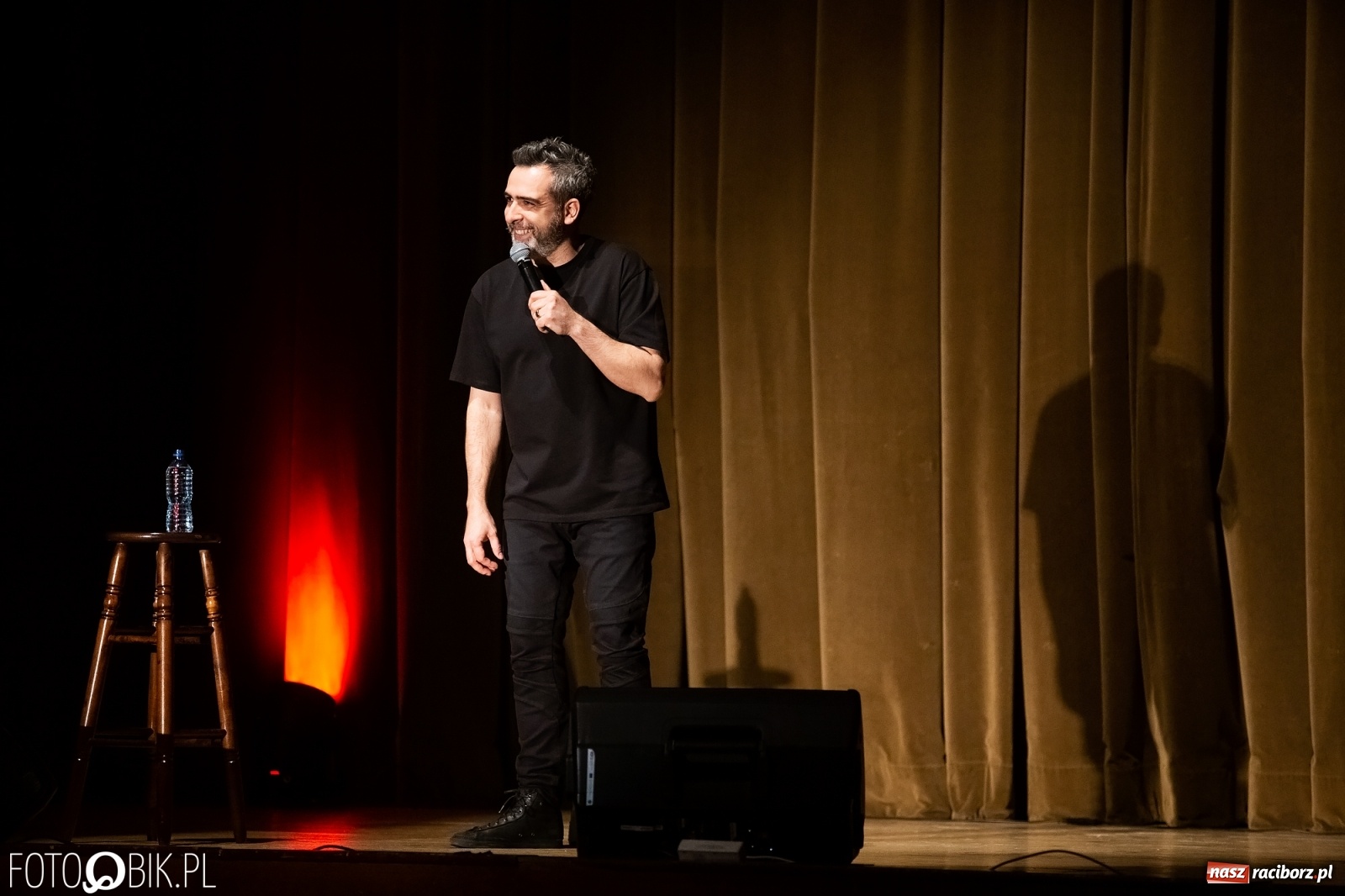 Zdjęcie w galerii na portalu naszraciborz.pl: Stand-uper Abelard Giza wystąpił w RCK wiadomości z regionu