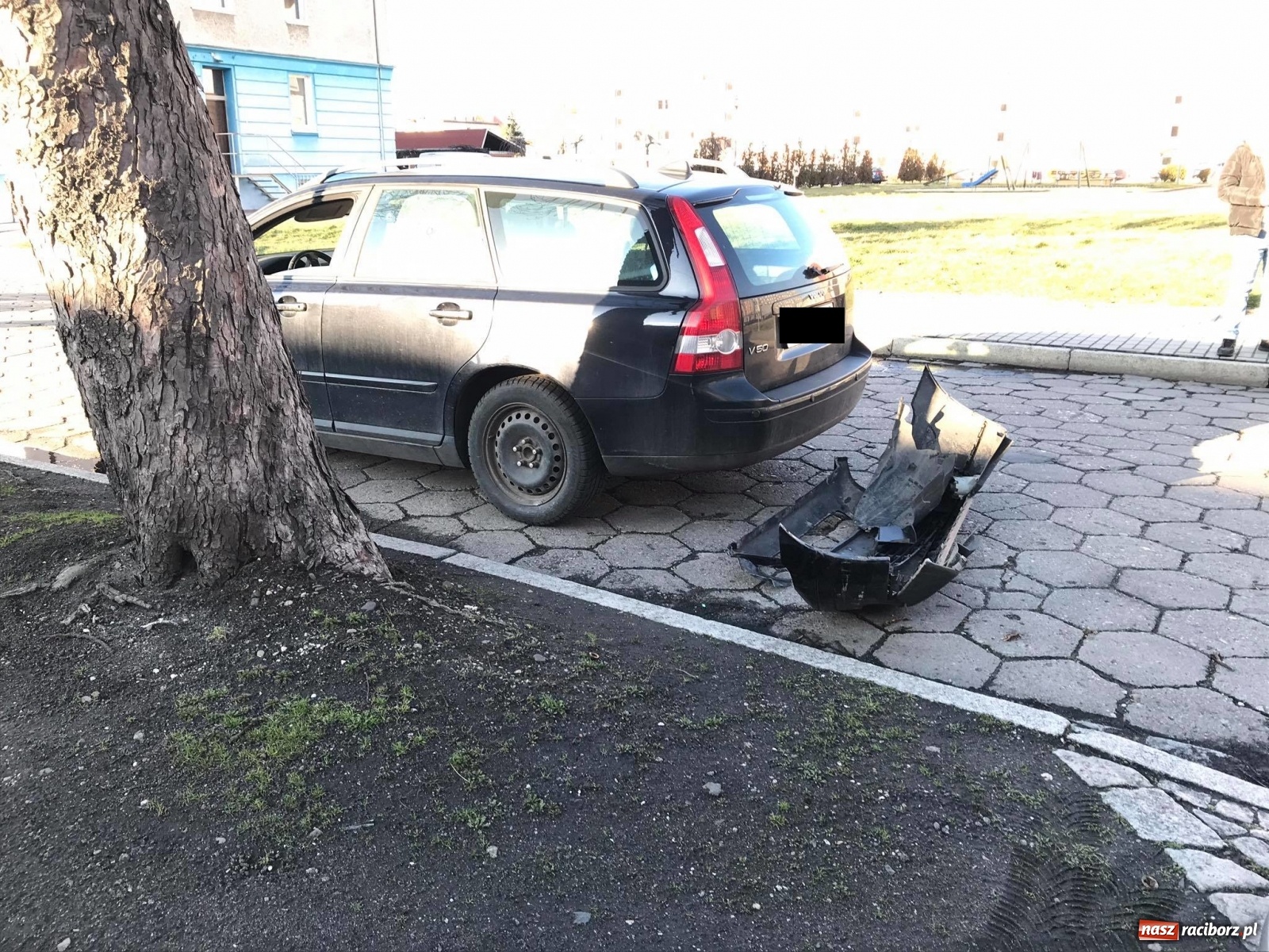 Zdjęcie w galerii na portalu naszraciborz.pl: Raport 998. BMW i volvo zderzyły się przy Opawskiej [FOTO] wiadomości z regionu