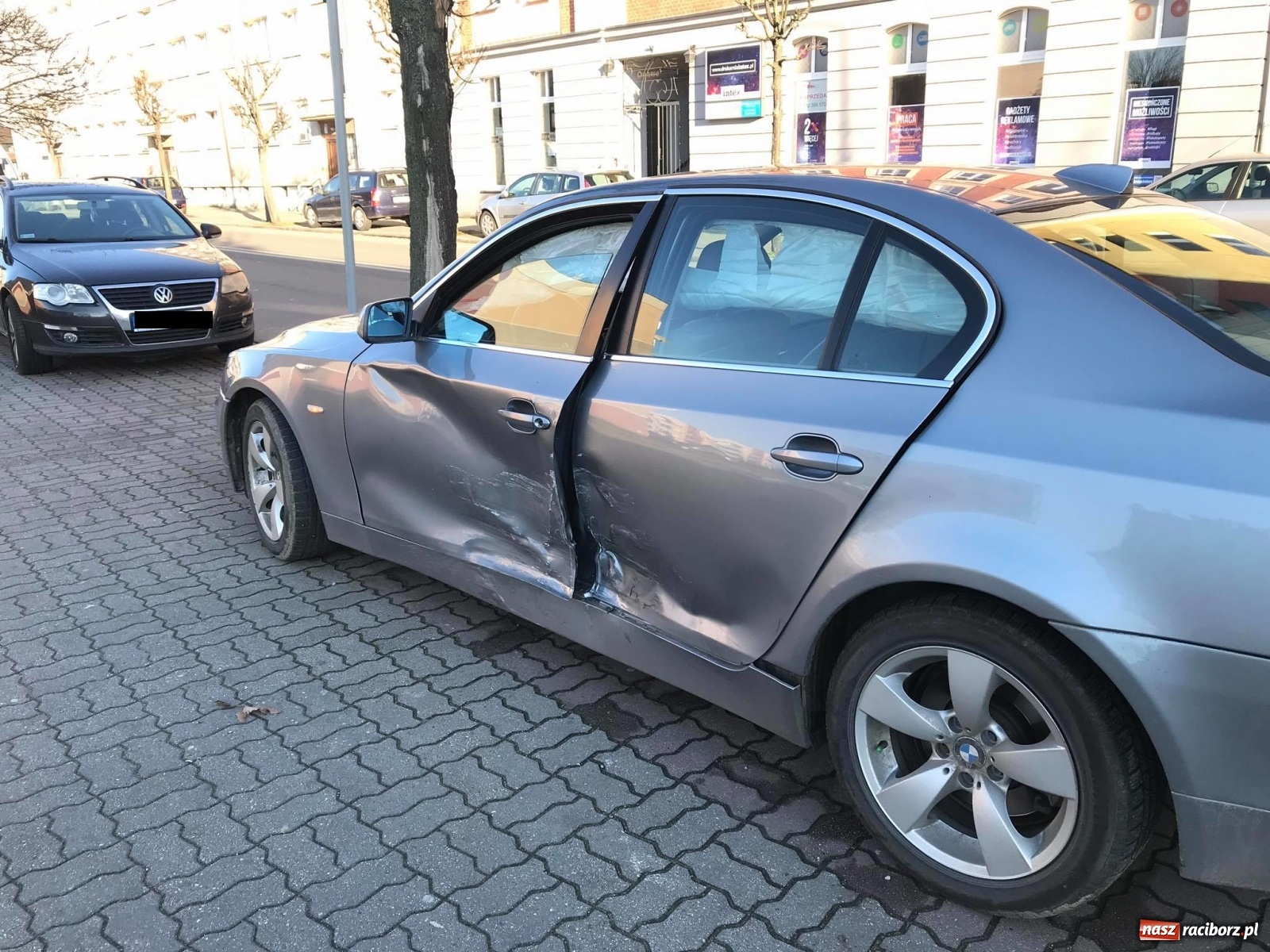 Zdjęcie w galerii na portalu naszraciborz.pl: Raport 998. BMW i volvo zderzyły się przy Opawskiej [FOTO] wiadomości z regionu