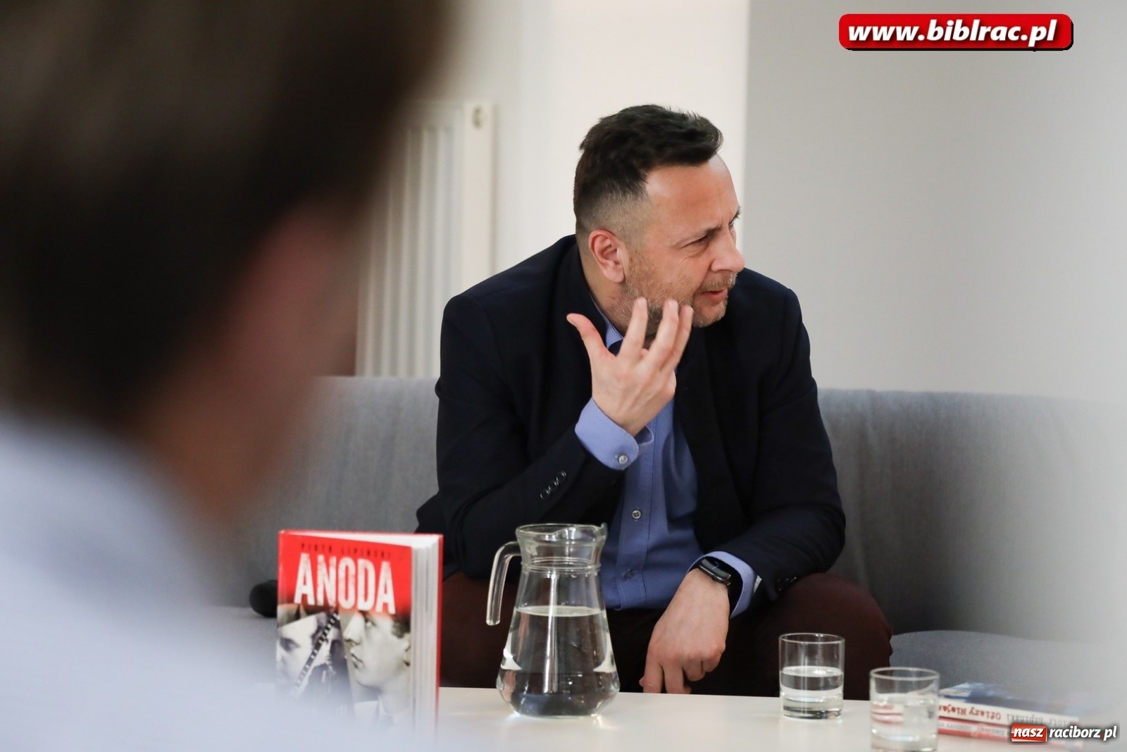 Zdjęcie w galerii na portalu naszraciborz.pl: Piotr Lipiński spotkał się z czytelnikami w raciborskiej książnicy [FOTO] wiadomości z regionu