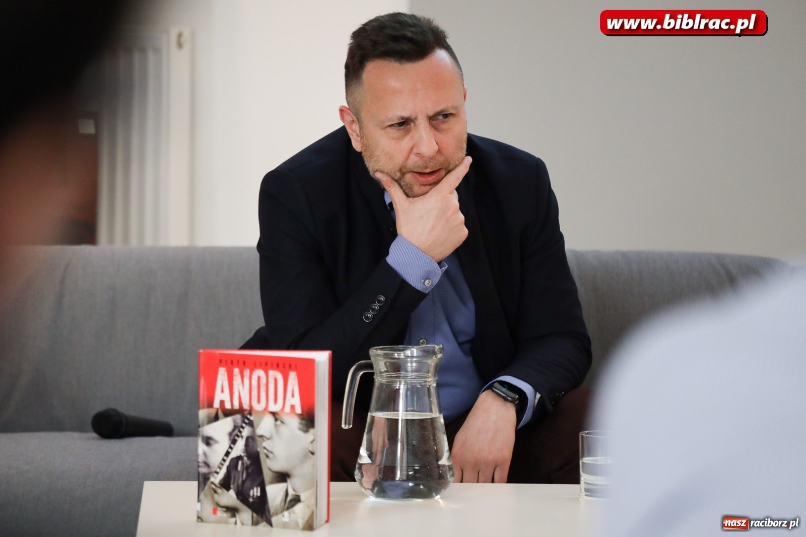 Zdjęcie w galerii na portalu naszraciborz.pl: Piotr Lipiński spotkał się z czytelnikami w raciborskiej książnicy [FOTO] wiadomości z regionu