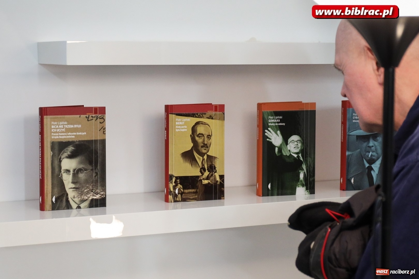 Zdjęcie w galerii na portalu naszraciborz.pl: Piotr Lipiński spotkał się z czytelnikami w raciborskiej książnicy [FOTO] wiadomości z regionu