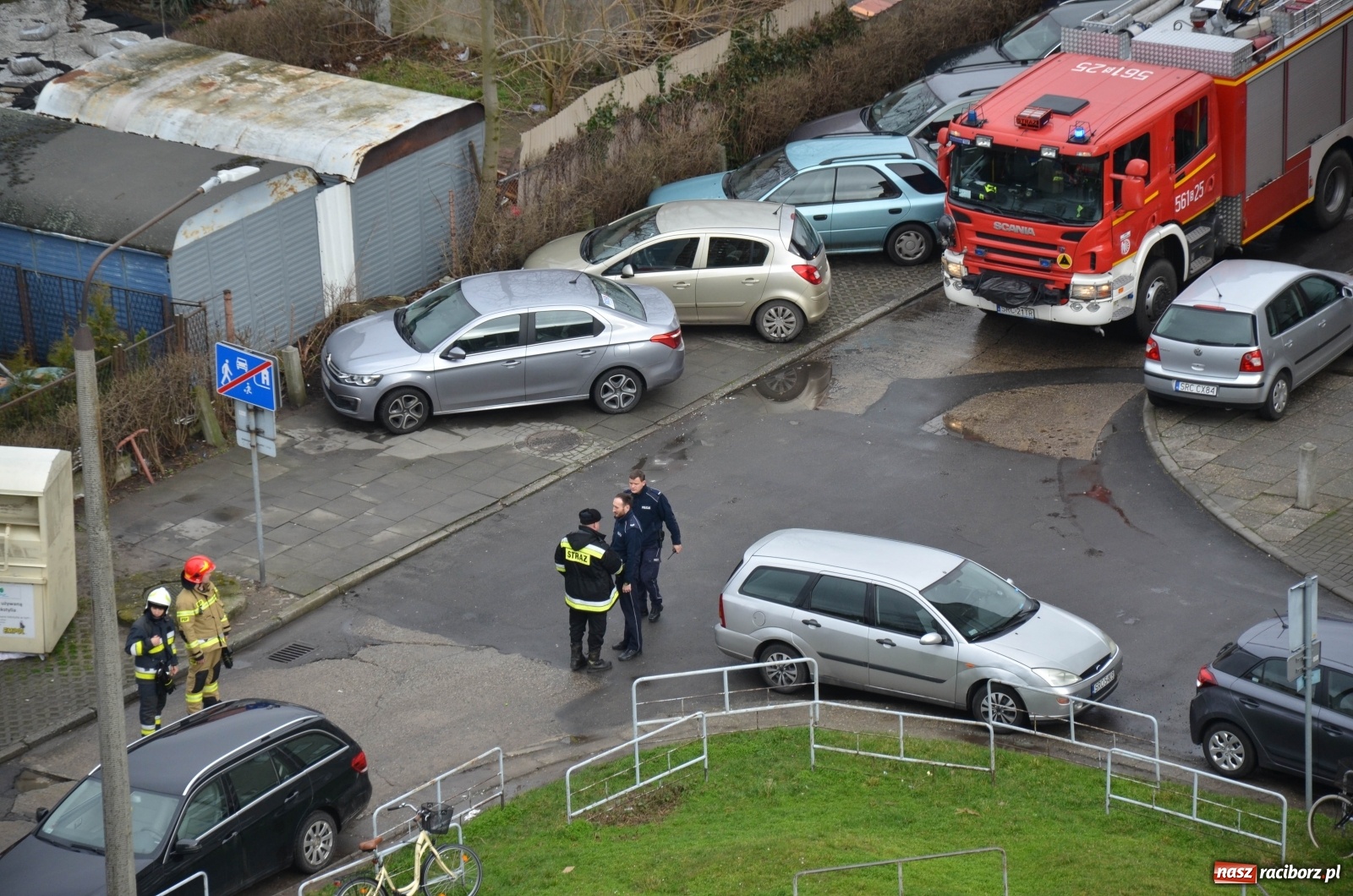 Zdjęcie w galerii na portalu naszraciborz.pl: Raport 998. Akcja strażaków na Katowickiej [FOTO] wiadomości z regionu