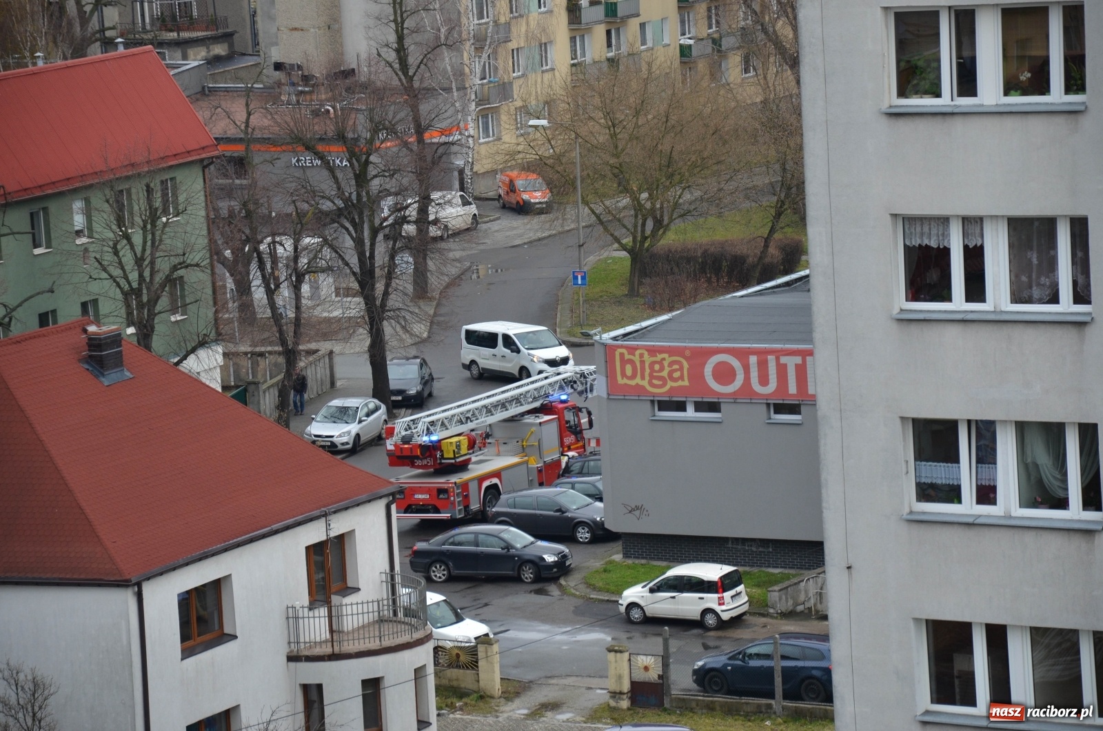 Zdjęcie w galerii na portalu naszraciborz.pl: Raport 998. Akcja strażaków na Katowickiej [FOTO] wiadomości z regionu