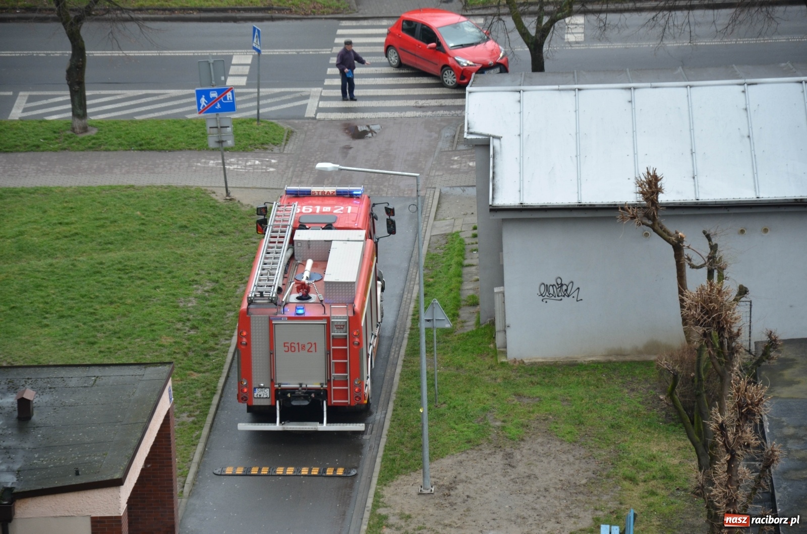 Zdjęcie w galerii na portalu naszraciborz.pl: Raport 998. Akcja strażaków na Katowickiej [FOTO] wiadomości z regionu