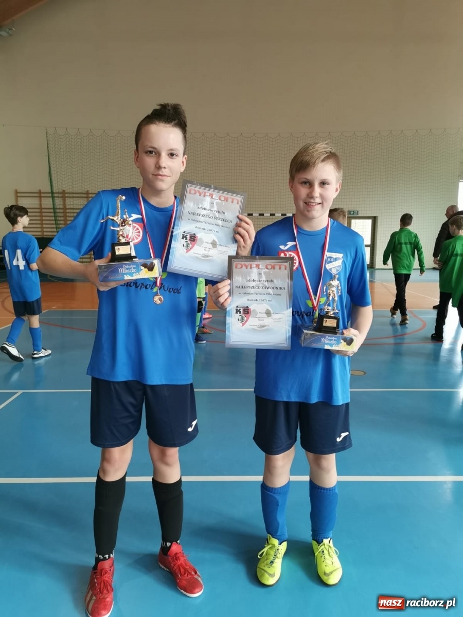 Zdjęcie w galerii na portalu naszraciborz.pl: Triumf młodzików Unii na turnieju w Świerklanach wiadomości z regionu