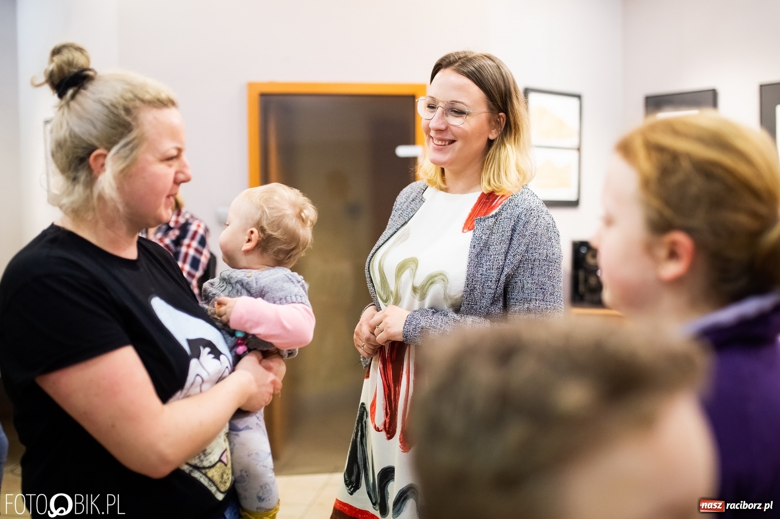 Zdjęcie w galerii na portalu naszraciborz.pl: Julia Anna Maluje Racibórz w Galerii OBOK wiadomości z regionu