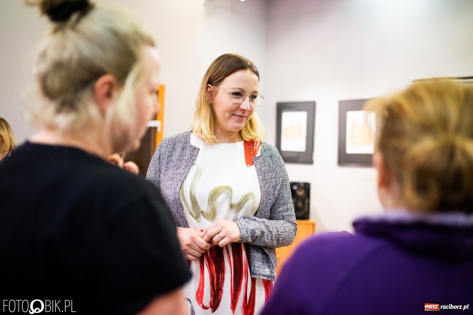 Zdjęcie w galerii na portalu naszraciborz.pl: Julia Anna Maluje Racibórz w Galerii OBOK wiadomości z regionu