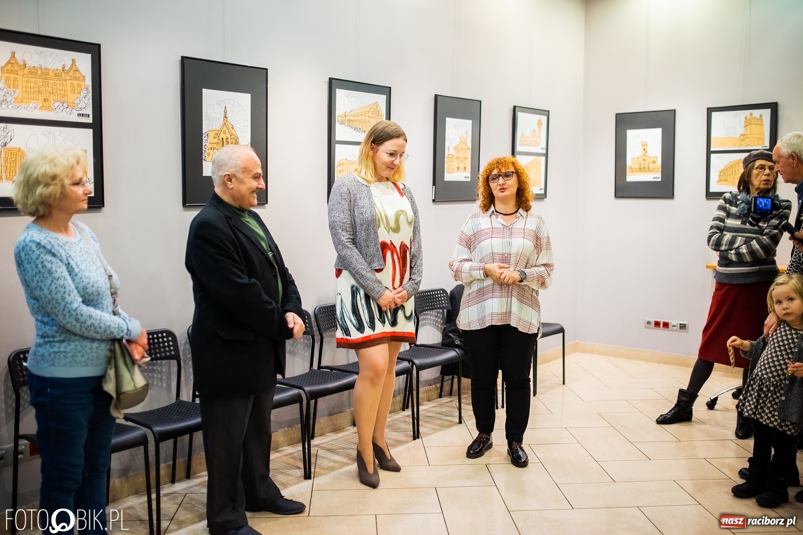 Zdjęcie w galerii na portalu naszraciborz.pl: Julia Anna Maluje Racibórz w Galerii OBOK wiadomości z regionu