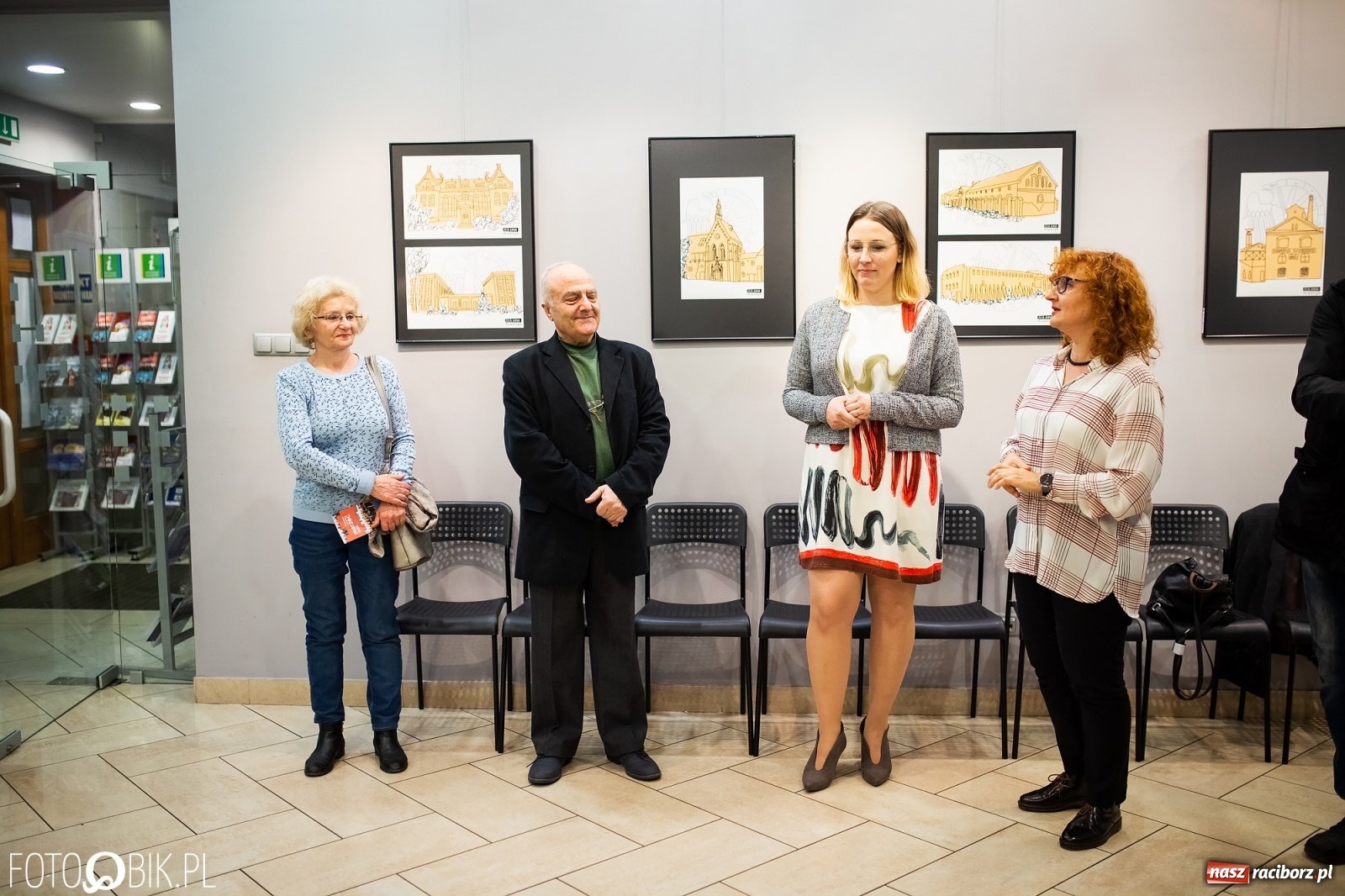 Zdjęcie w galerii na portalu naszraciborz.pl: Julia Anna Maluje Racibórz w Galerii OBOK wiadomości z regionu