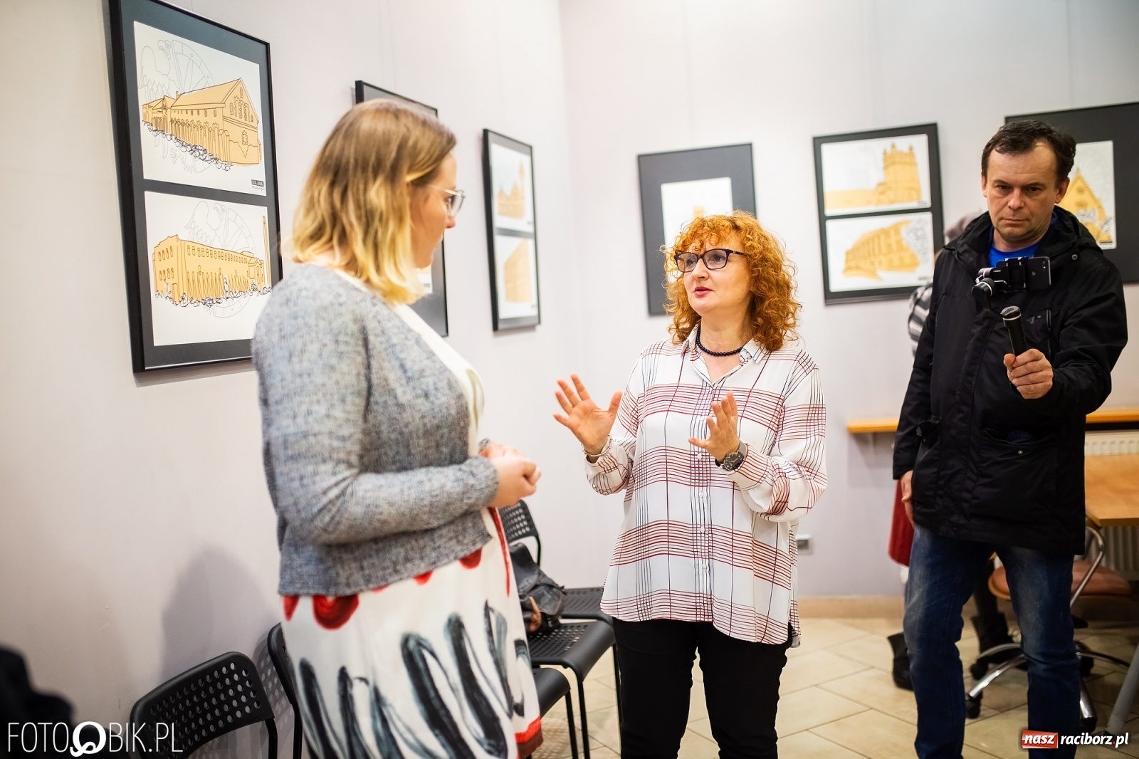 Zdjęcie w galerii na portalu naszraciborz.pl: Julia Anna Maluje Racibórz w Galerii OBOK wiadomości z regionu