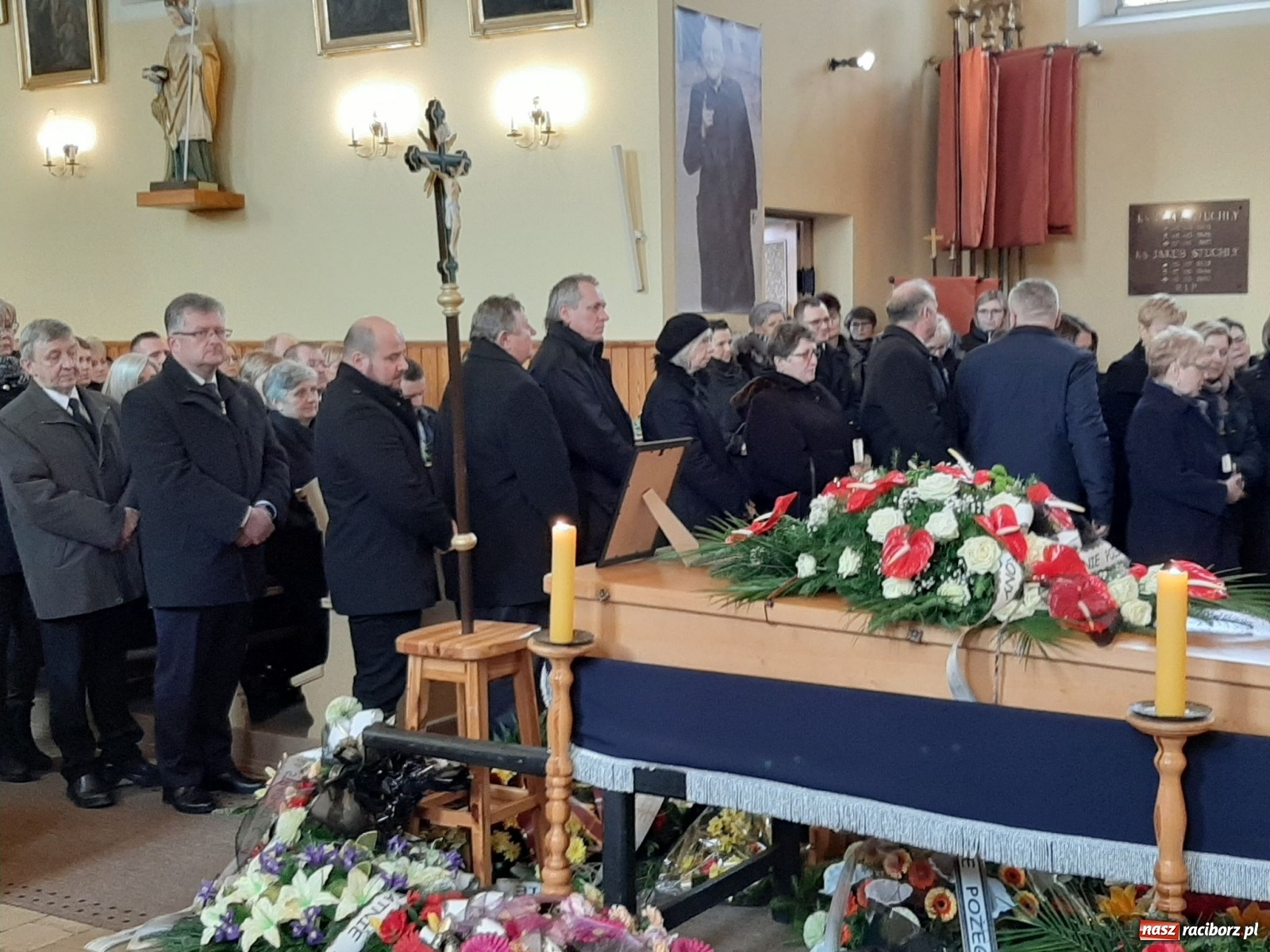 Zdjęcie w galerii na portalu naszraciborz.pl: Ostatnie pożegnanie śp. Bertolda Fichny [FOTO i WIDEO] wiadomości z regionu