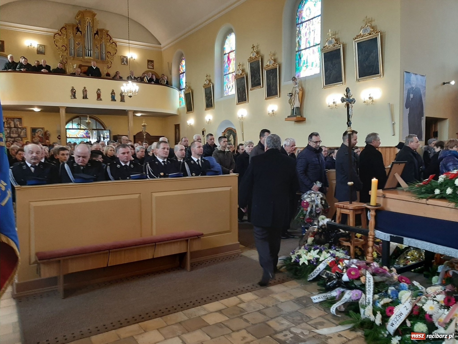 Zdjęcie w galerii na portalu naszraciborz.pl: Ostatnie pożegnanie śp. Bertolda Fichny [FOTO i WIDEO] wiadomości z regionu