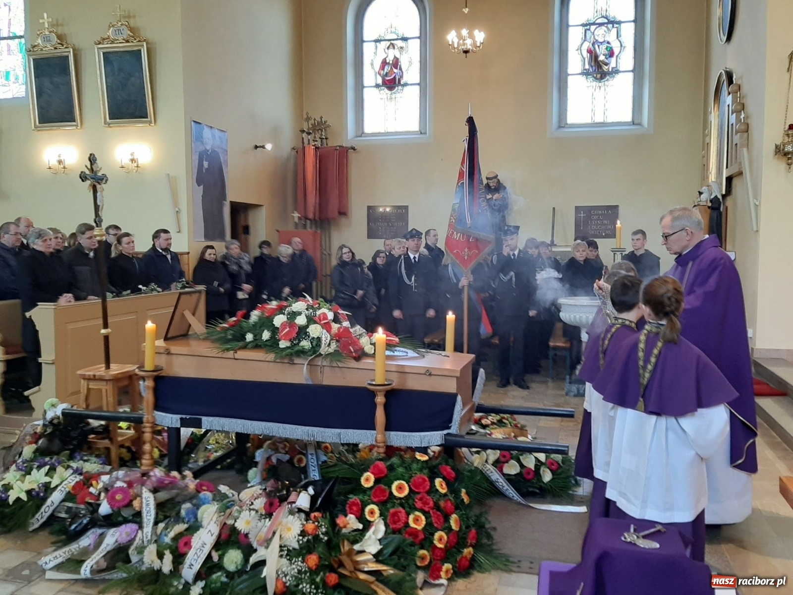 Zdjęcie w galerii na portalu naszraciborz.pl: Ostatnie pożegnanie śp. Bertolda Fichny [FOTO i WIDEO] wiadomości z regionu