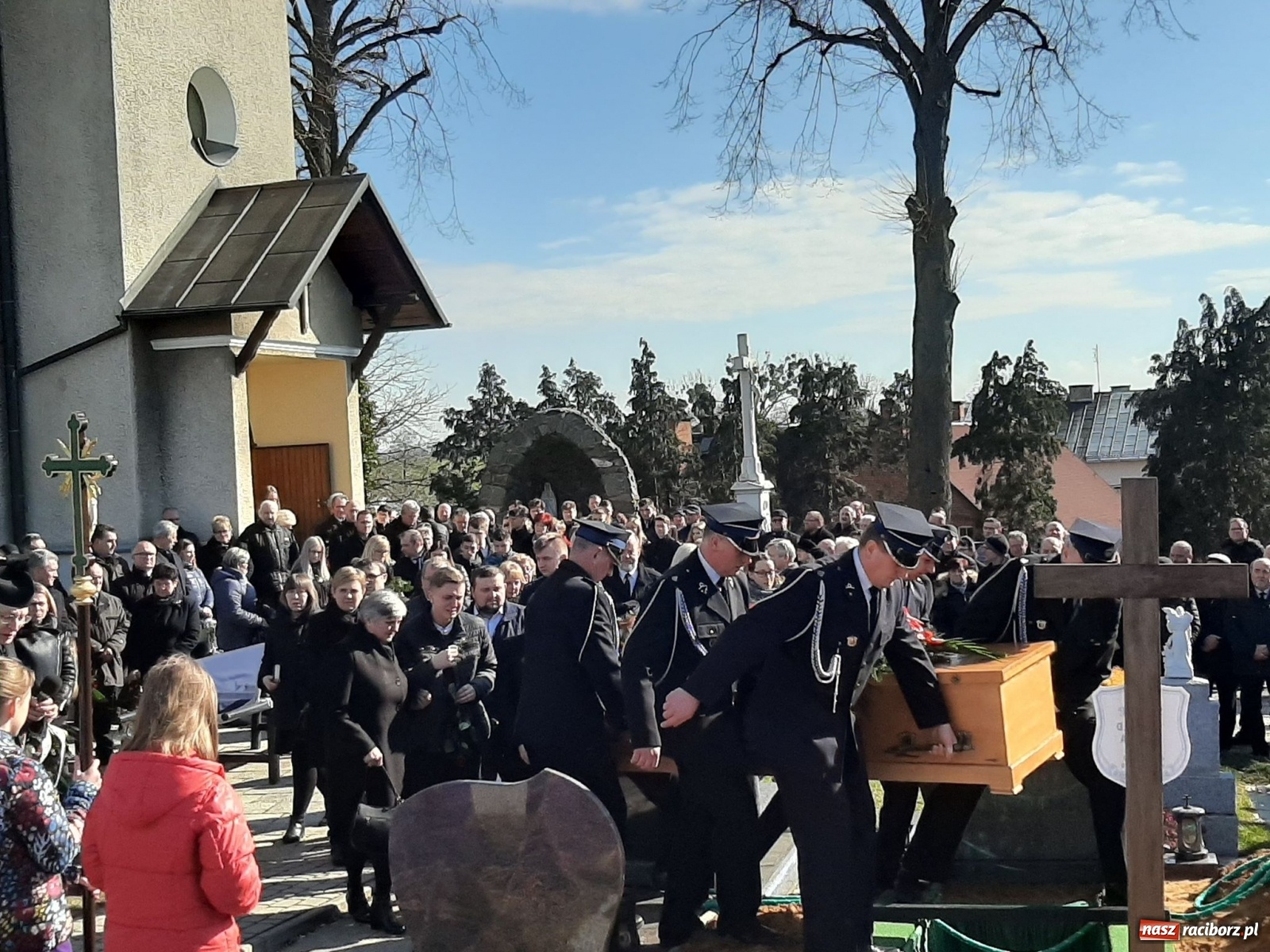 Zdjęcie w galerii na portalu naszraciborz.pl: Ostatnie pożegnanie śp. Bertolda Fichny [FOTO i WIDEO] wiadomości z regionu