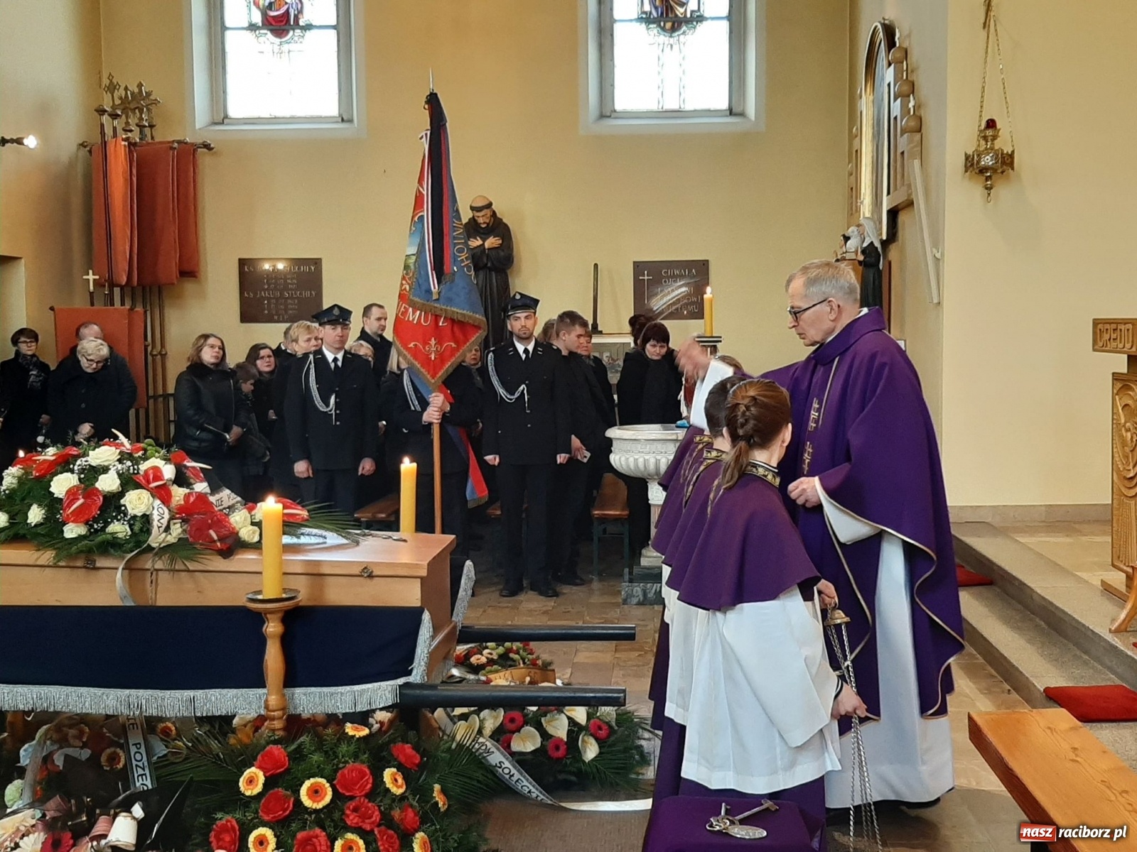 Zdjęcie w galerii na portalu naszraciborz.pl: Ostatnie pożegnanie śp. Bertolda Fichny [FOTO i WIDEO] wiadomości z regionu